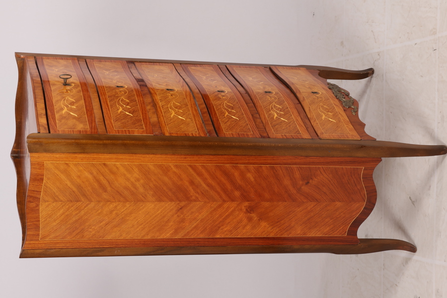 BYRÅ, Louis XV-stil, 1900-tal