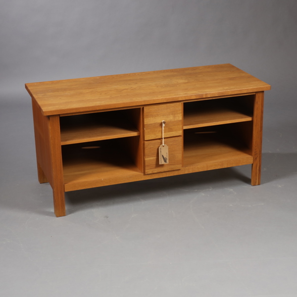 SIDEBOARD MED TVÅ LÅDOR, samtida