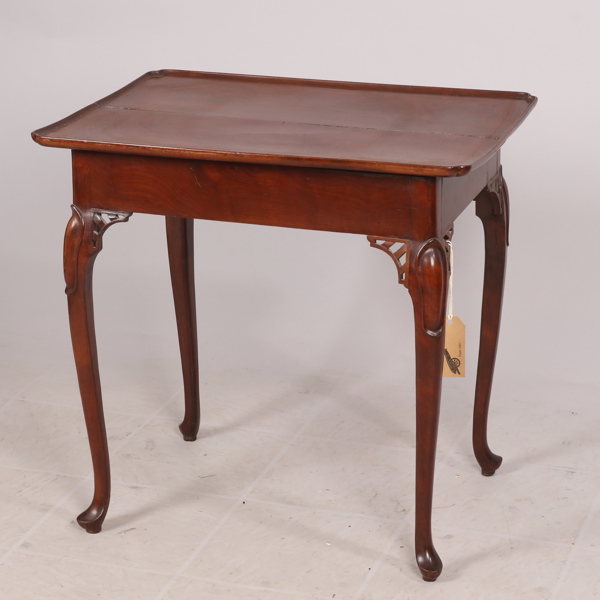 BORD, Queen Annestil, 1800-tal