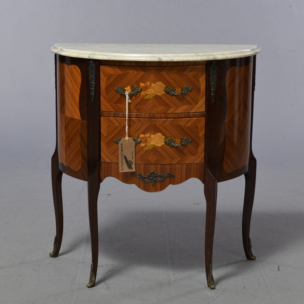 BYRÅ, Louis XVI-stil, 1900-tal