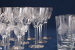 Rödvinsglas, 9 st, likörglas, 4 st, snapsglas 9 st, helgaslipning samt 13 st (6+7), grogglas med marint motiv, i parti