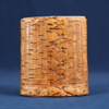 Svepask, näver, lock med text "Minne af Grefve CR Mörner, Hovsta, 1873", höjd 15,5, 13 x 7 cm