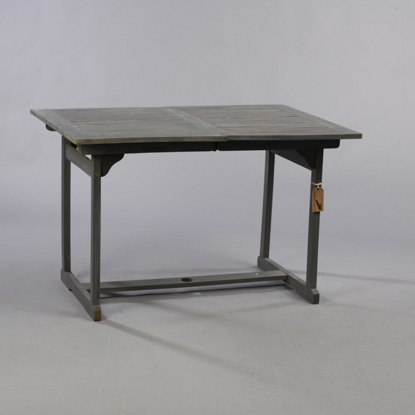 TRÄDGÅRDSBORD, samtida