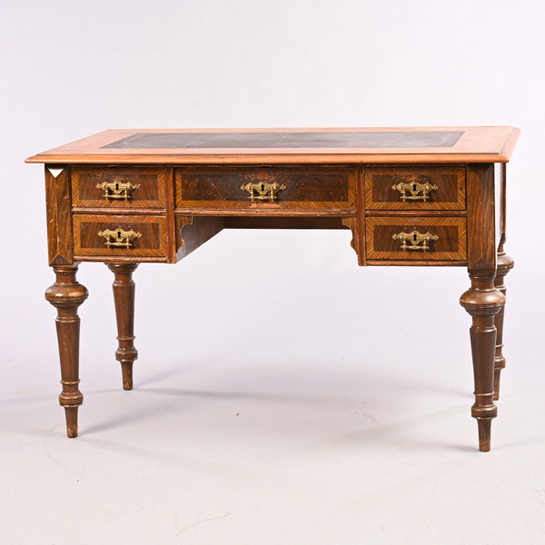 SKRIVBORD, nyrenässans, 1800-talets slut