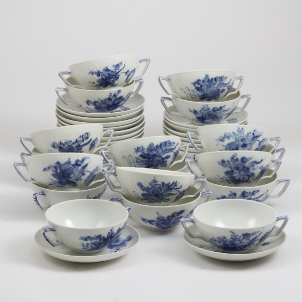 ROYAL COPENHAGEN, "Blå blomst"