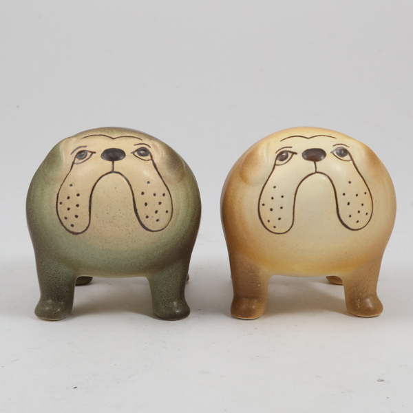 LISA LARSON, figuriner, 2 st, "Bulldog"