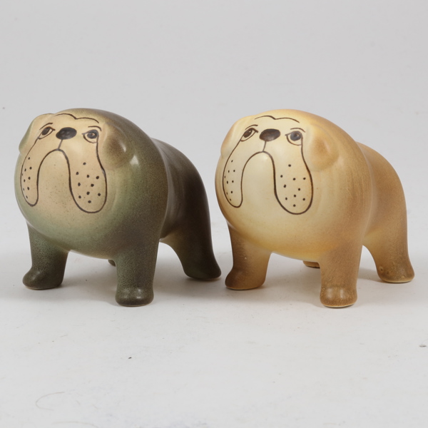 LISA LARSON, figuriner, 2 st, "Bulldog"
