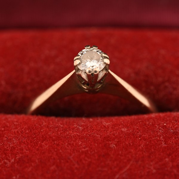 RING, 18K vitguld, diamant 0,21 karat