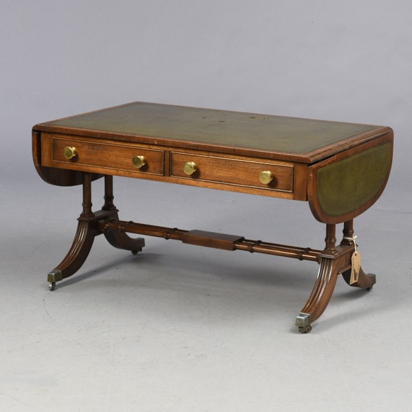 SOFFBORD MED KLAFFAR, England