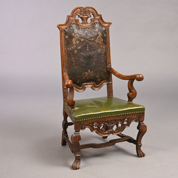 ARMLÄNSTOL, 1700-talets första hälft