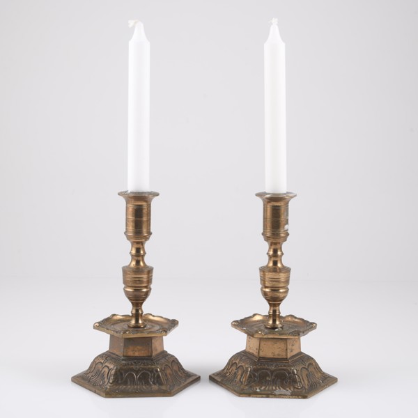 LJUSSTAKAR, ett par, Ystad metall