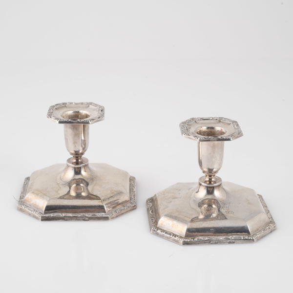 LJUSSTAKAR, ett par, silver, 1900-tal