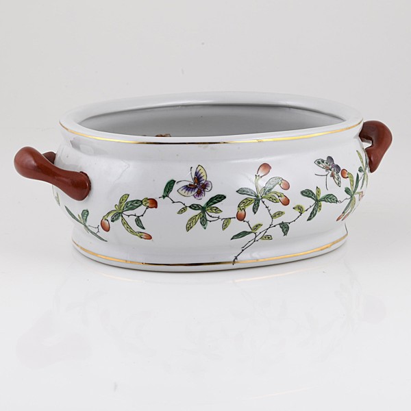 YTTERFODER, porslin, Slottsgården, samtida