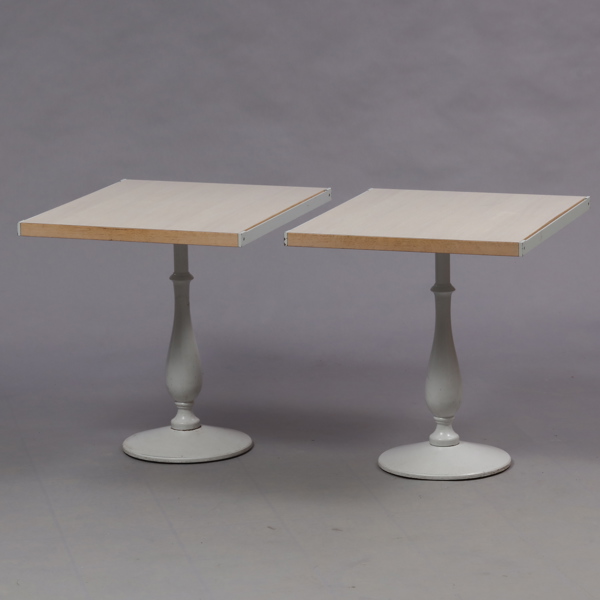 CAFÉBORD, ett par, samtida