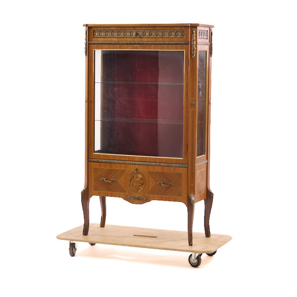 VITRINSKÅP, Louis XVI-stil, 1900-tal