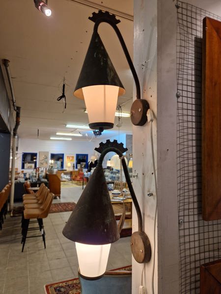 VÄGGLAMPOR, ett par, koppar 