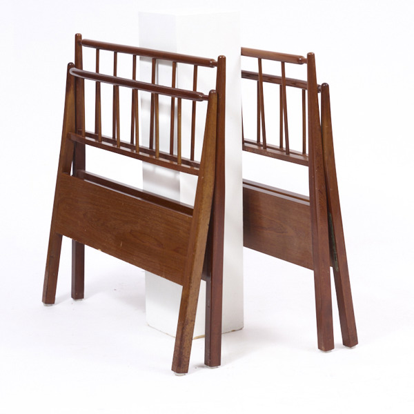 JOSEF FRANK, två par, sänggavlar