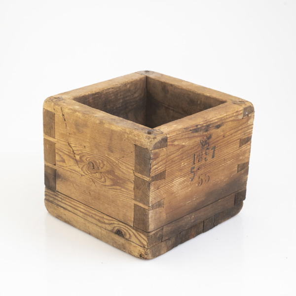 KAPPMÅTT, krönt 1827 under krona