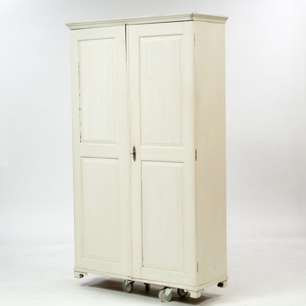 GARDEROBSKÅP, gustaviansk stil, 1800-tal