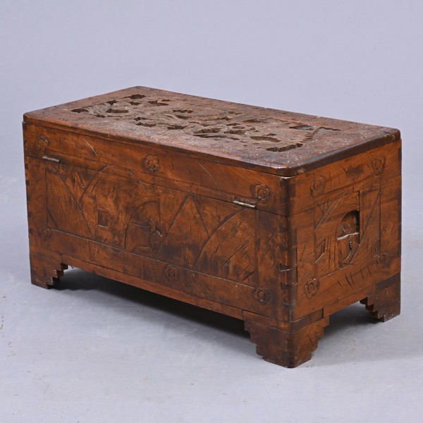 KAMFERKISTA, 1900-tal, Kina