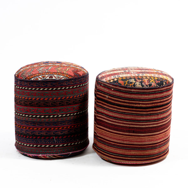 SITTPUFFAR, 2 st, samtida