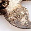 ÖRHÄNGEN, PENNA, BROSCHER MM