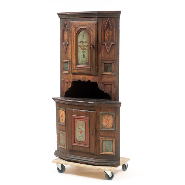 SKÄNKSKÅP FÖR HÖRN