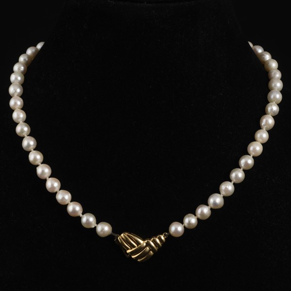 PÄRLCOLLIER med lås i 18 k