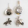BROSCHER, 2 st, HÄNGEN, 2 st, silver