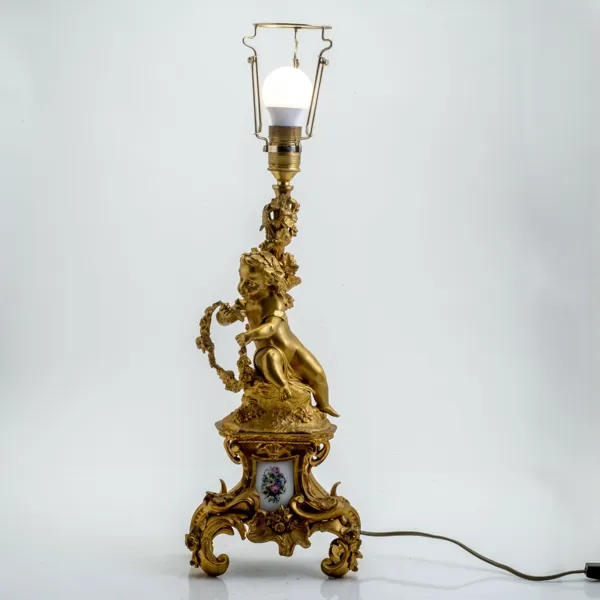 BORDSLAMPA, 1900-talets första hälft