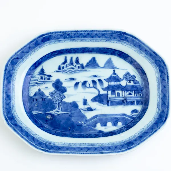 UPPLÄGGNINGSFAT, Kina, porslin, 1700-tal