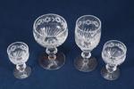 Glasservis, 54 delar, bestående av 12 rödvinsglas, 12 vitvinsglas, 20 starkvinsglas samt 10 likörglas