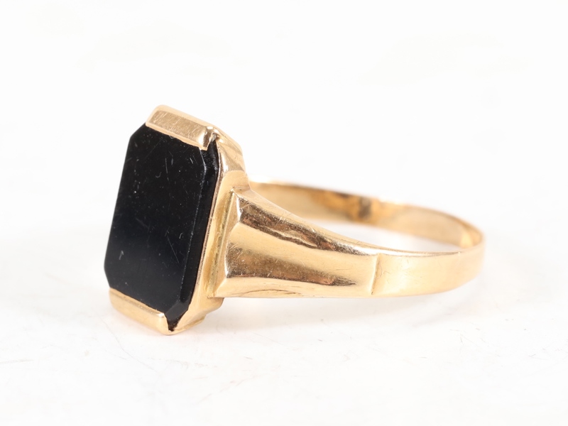 KLACKRING, 18k Guld, med Onyx