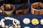 Damarmbandsur, bl.a. Guess, Mango 3 st, O.N.E., etuier till O.N.E. och Mango 1 st