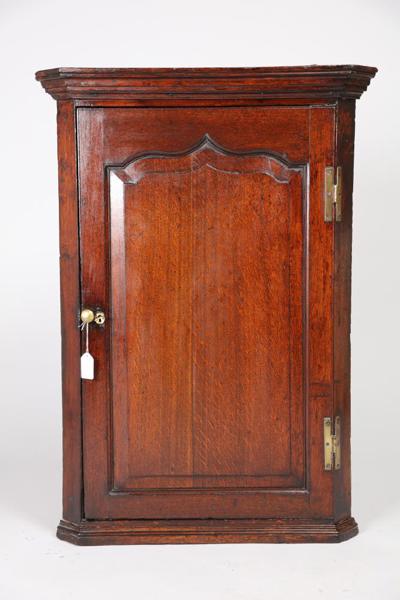 Hängskåp för hörn, England, 1800-tal, mahogny, höjd 95, 67 x 38 cm_559a_8daf8a1d605c4e0_lg.jpeg