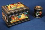Lackaskar, 7 st, samt brosch, Ryssland, 1900-tal, olika motiv, i parti