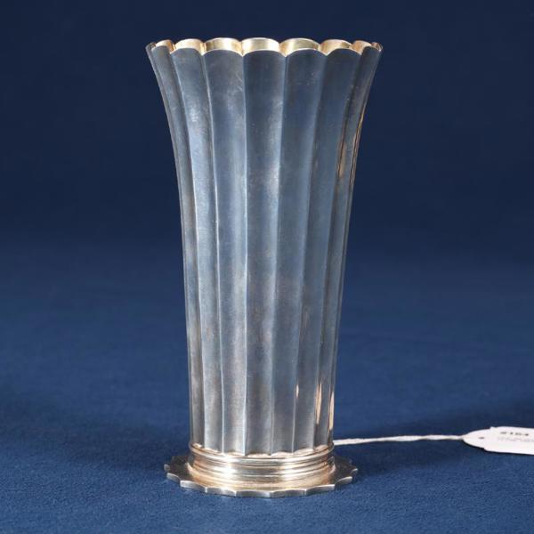 Vas, silver, England, höjd 15 cm, vikt 202 gram_634a_8daf8a263c64cb8_lg.jpeg