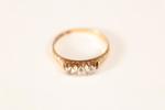 Ring, 18 k guld, med 3 st briljantslipade diamanter, totalt ca 0,27 ctv, storlek 17,5 mm/diam 55 mm, tot vikt 2,45 gram