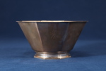 Skål, silver, C.G Hallberg, Stockholm, 1939, undersida med gåvoinskriptioner
