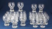 Glas, 25 st, med luftbubbla, bestående av 12 ölglas, 13 vinglas