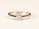 Ring, 18k vitguld, med briljantslipad diamant, ca o,40 ct, stl 16,25 mm, vikt 2,4 gram