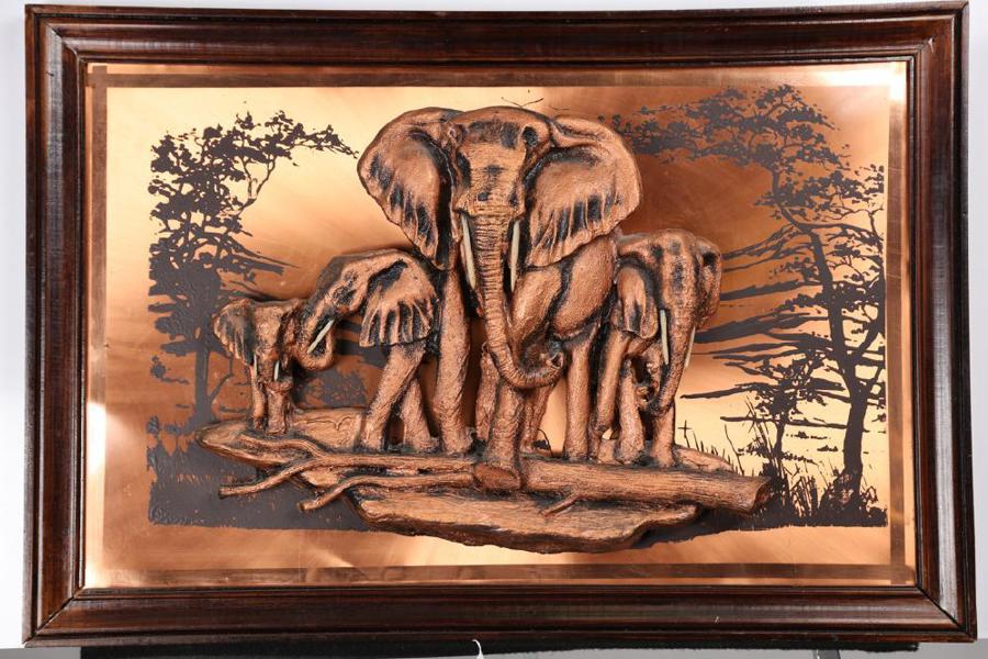Dekorativ tavla, elefanter på savann, koppar samt konstmaterial, bildmått 44 x 70 cm_769a_8daf8a330191f06_lg.jpeg