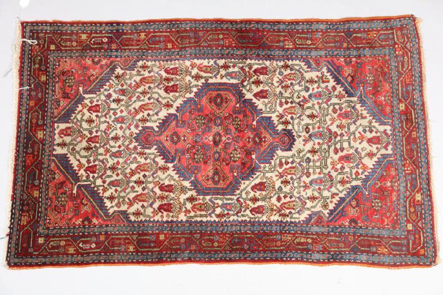 Hamadan, Iran, Orientmatta, semiantik, handknuten, beige botten med röd huvudbård, 162 x 99 cm_841a_8dafa0cabe14ece_lg.jpeg