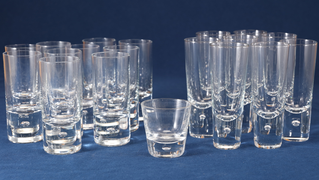 Walter Hickman, "Pippi", champagneglas, 8 st, samt 10 st glas, 13 cm samt mindre glas, champagneglasen märkta Kosta SAS, Kosta Boda_858a_8dafad78cd2b39a_lg.jpeg